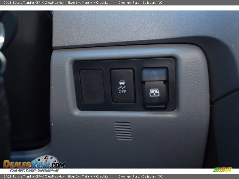 2013 Toyota Tundra XSP-X CrewMax 4x4 Silver Sky Metallic / Graphite Photo #31