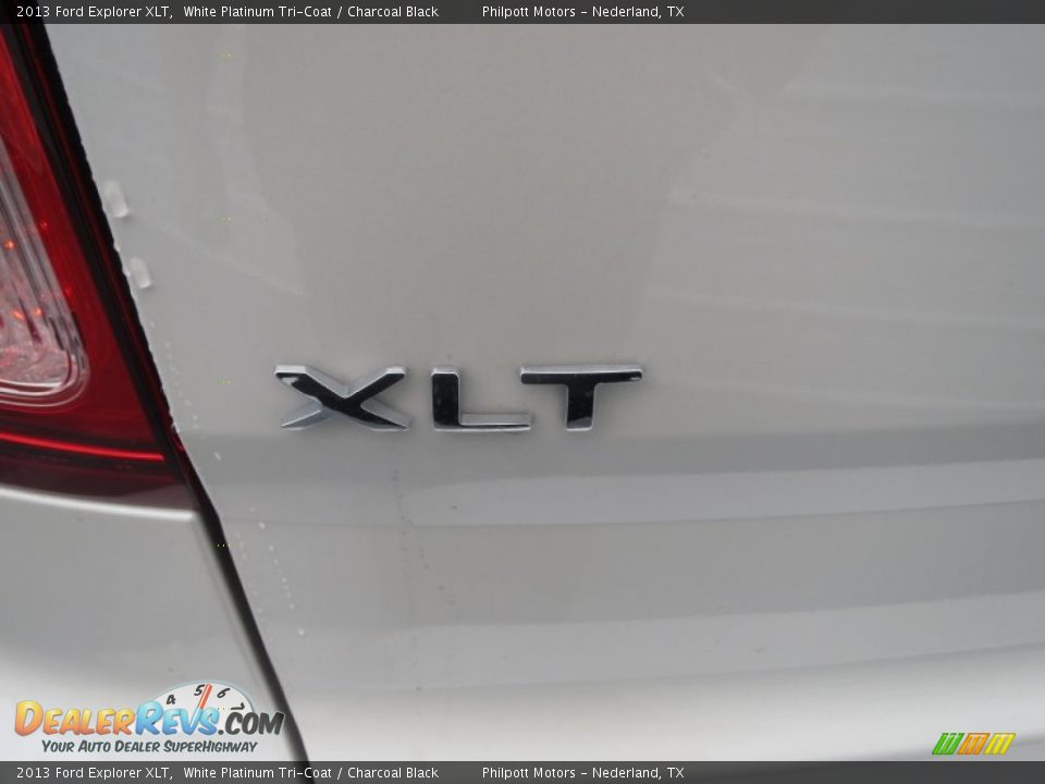 2013 Ford Explorer XLT White Platinum Tri-Coat / Charcoal Black Photo #12
