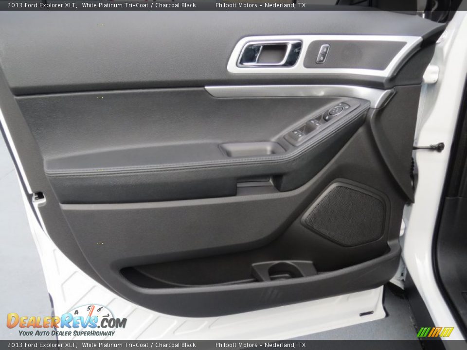 2013 Ford Explorer XLT White Platinum Tri-Coat / Charcoal Black Photo #22