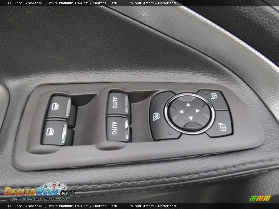 2013 Ford Explorer XLT White Platinum Tri-Coat / Charcoal Black Photo #23