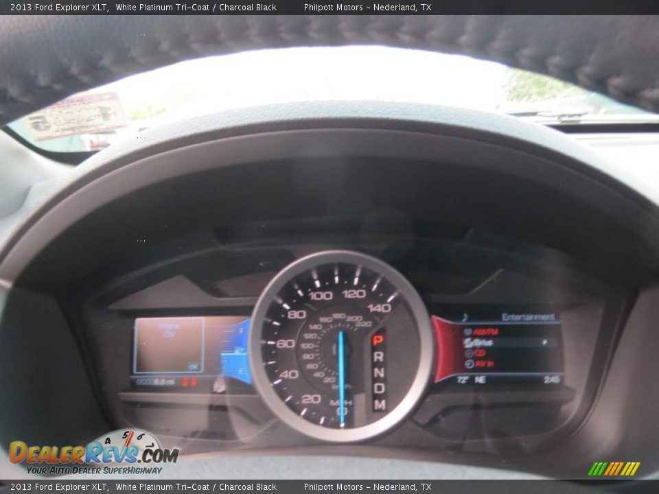 2013 Ford Explorer XLT White Platinum Tri-Coat / Charcoal Black Photo #32
