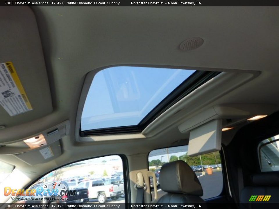 2008 Chevrolet Avalanche LTZ 4x4 White Diamond Tricoat / Ebony Photo #16