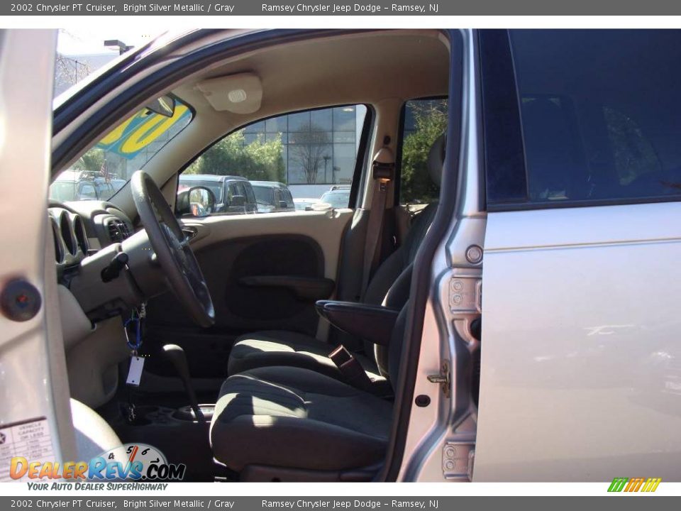 2002 Chrysler PT Cruiser Bright Silver Metallic / Gray Photo #10
