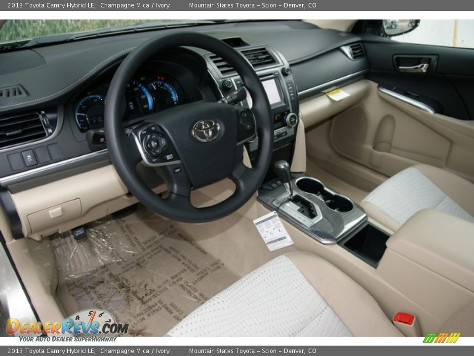 2013 Toyota Camry Hybrid LE Champagne Mica / Ivory Photo #5