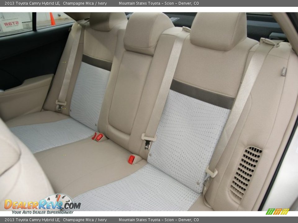 2013 Toyota Camry Hybrid LE Champagne Mica / Ivory Photo #7