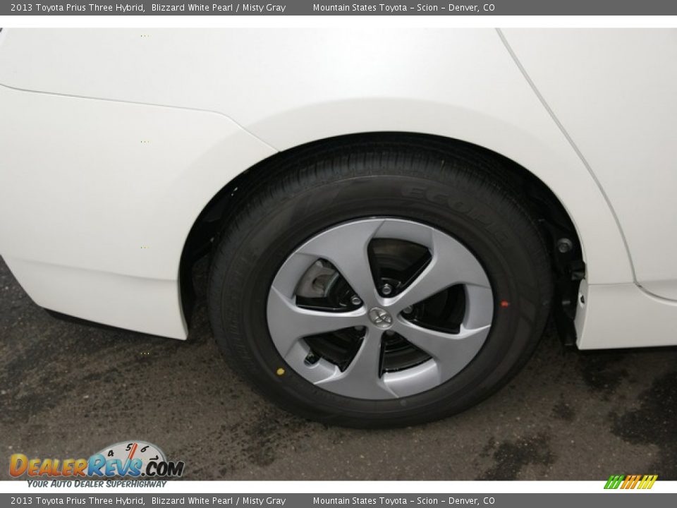 2013 Toyota Prius Three Hybrid Blizzard White Pearl / Misty Gray Photo #9