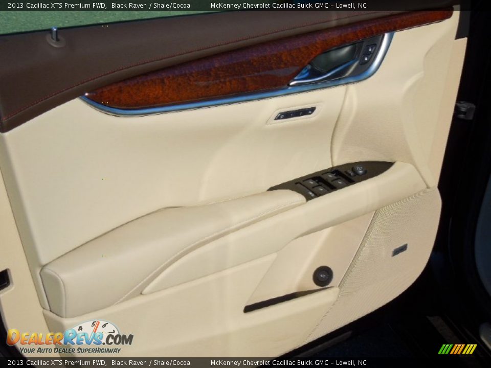 2013 Cadillac XTS Premium FWD Black Raven / Shale/Cocoa Photo #10