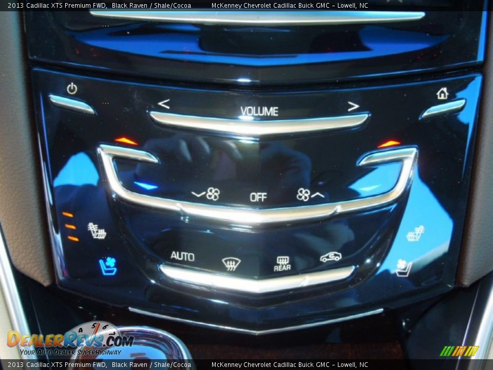 2013 Cadillac XTS Premium FWD Black Raven / Shale/Cocoa Photo #15