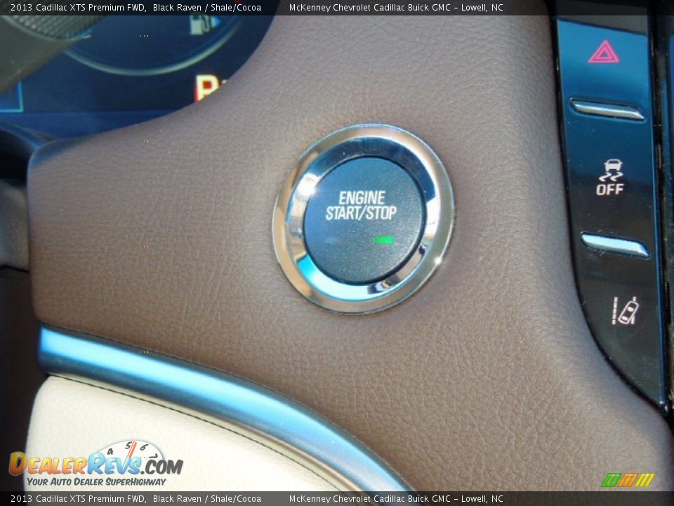 2013 Cadillac XTS Premium FWD Black Raven / Shale/Cocoa Photo #17