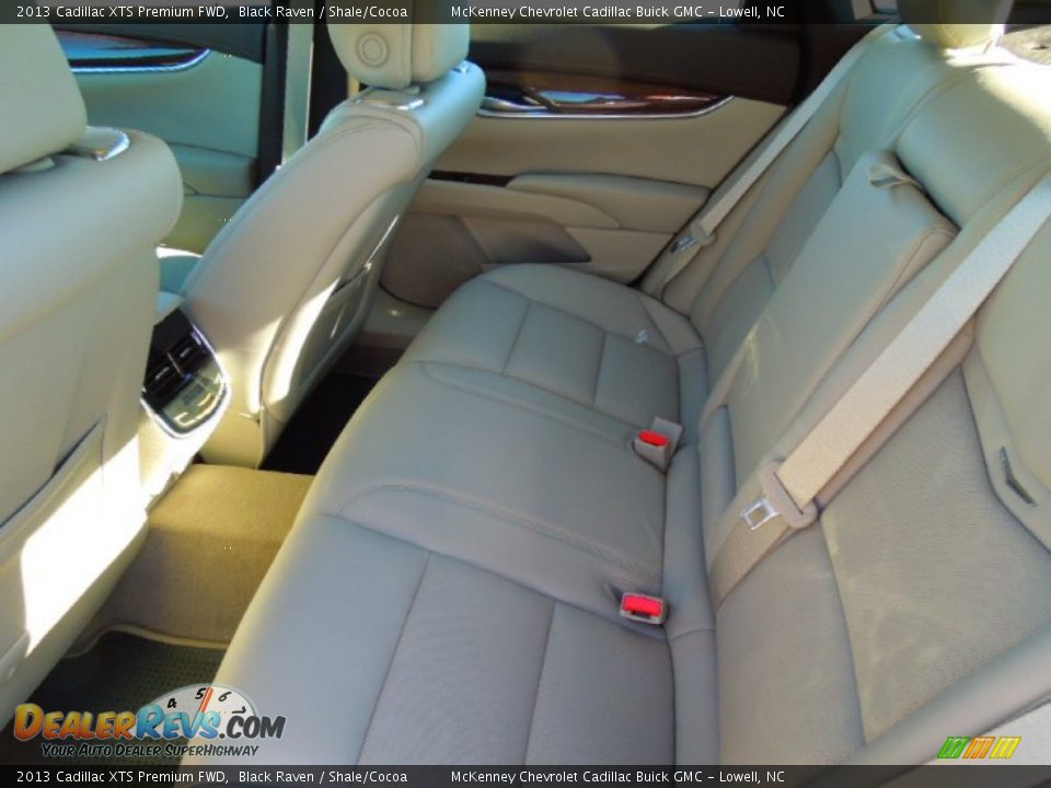 2013 Cadillac XTS Premium FWD Black Raven / Shale/Cocoa Photo #20