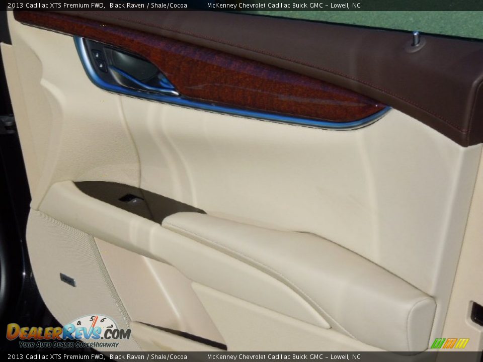 2013 Cadillac XTS Premium FWD Black Raven / Shale/Cocoa Photo #24