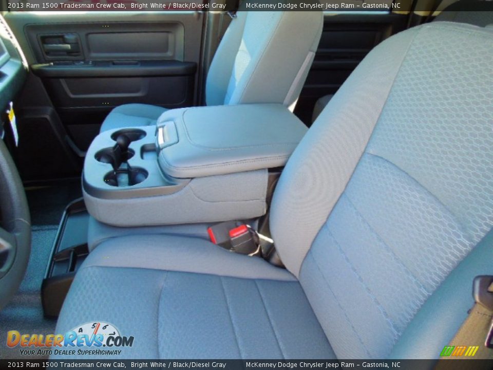 2013 Ram 1500 Tradesman Crew Cab Bright White / Black/Diesel Gray Photo #9