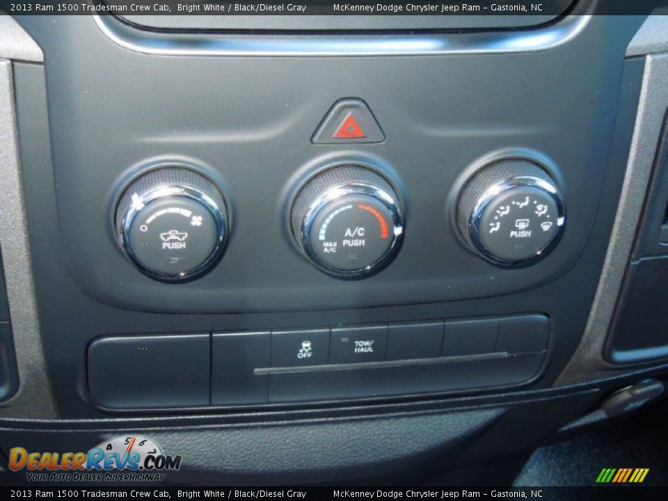 2013 Ram 1500 Tradesman Crew Cab Bright White / Black/Diesel Gray Photo #13