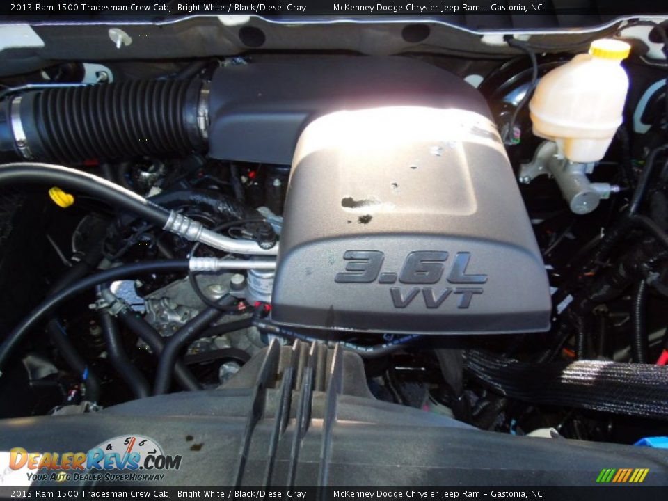 2013 Ram 1500 Tradesman Crew Cab Bright White / Black/Diesel Gray Photo #23