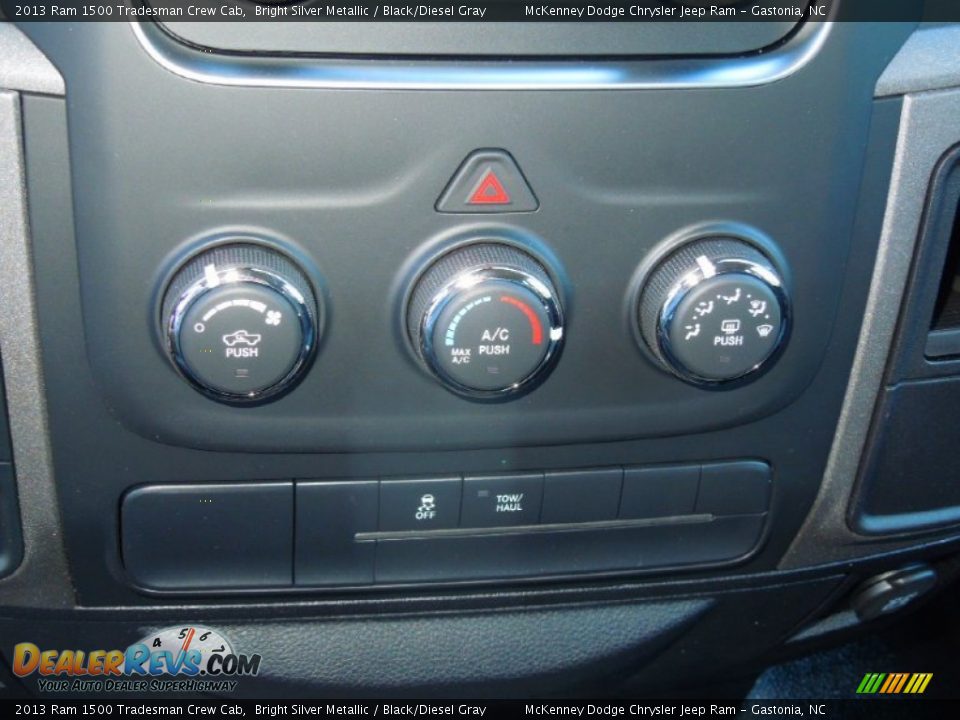 2013 Ram 1500 Tradesman Crew Cab Bright Silver Metallic / Black/Diesel Gray Photo #13