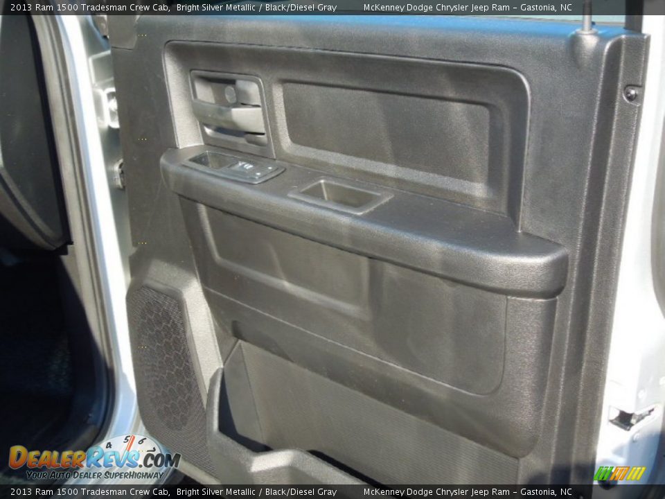 2013 Ram 1500 Tradesman Crew Cab Bright Silver Metallic / Black/Diesel Gray Photo #20