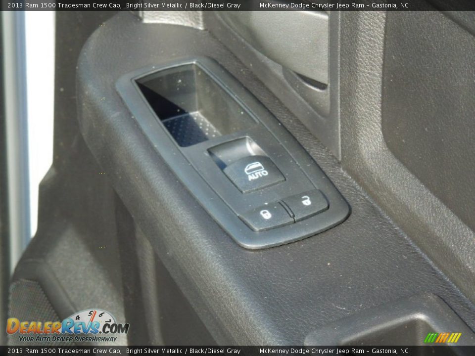 2013 Ram 1500 Tradesman Crew Cab Bright Silver Metallic / Black/Diesel Gray Photo #21