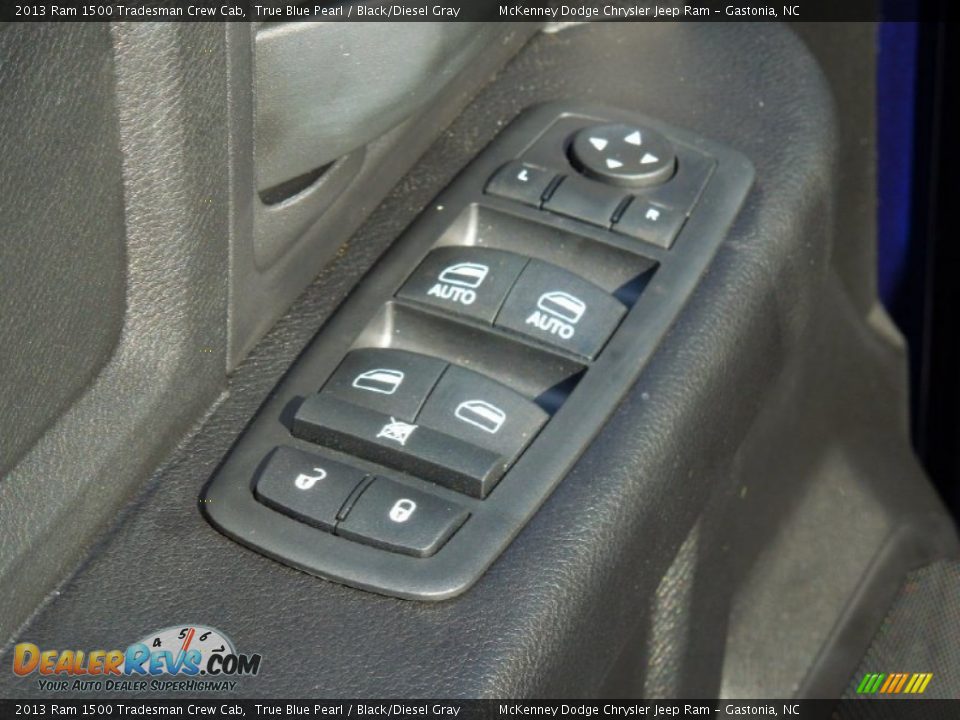 2013 Ram 1500 Tradesman Crew Cab True Blue Pearl / Black/Diesel Gray Photo #11
