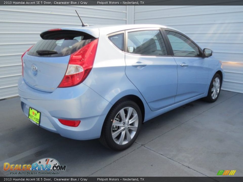 2013 Hyundai Accent SE 5 Door Clearwater Blue / Gray Photo #3