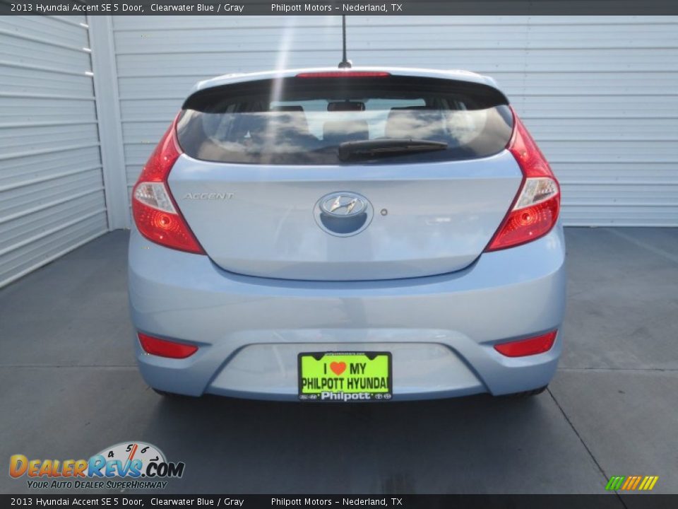 2013 Hyundai Accent SE 5 Door Clearwater Blue / Gray Photo #4