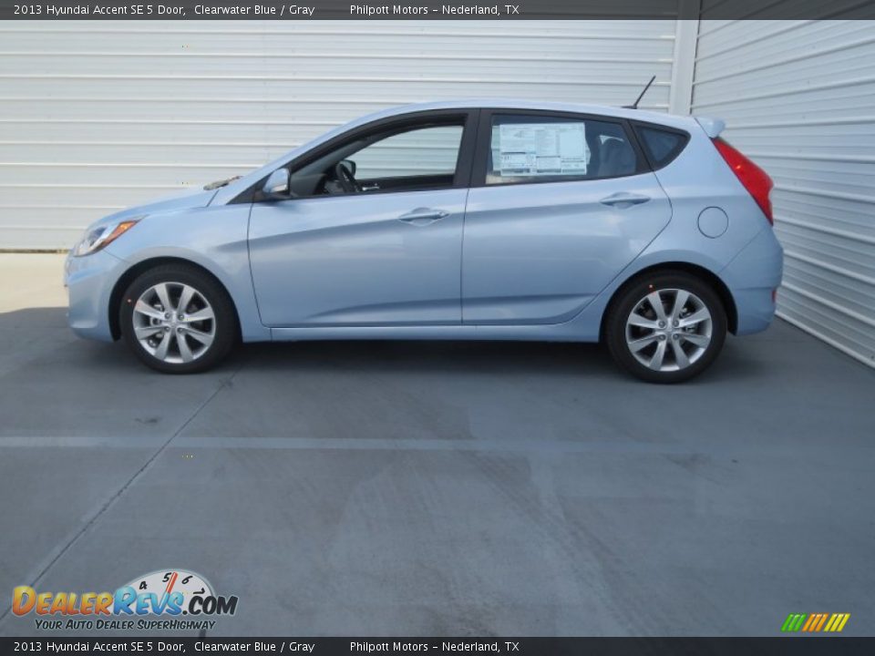 2013 Hyundai Accent SE 5 Door Clearwater Blue / Gray Photo #5