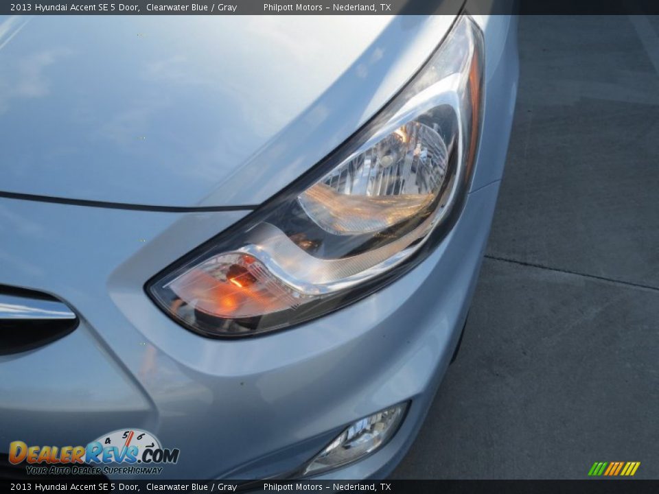 2013 Hyundai Accent SE 5 Door Clearwater Blue / Gray Photo #8