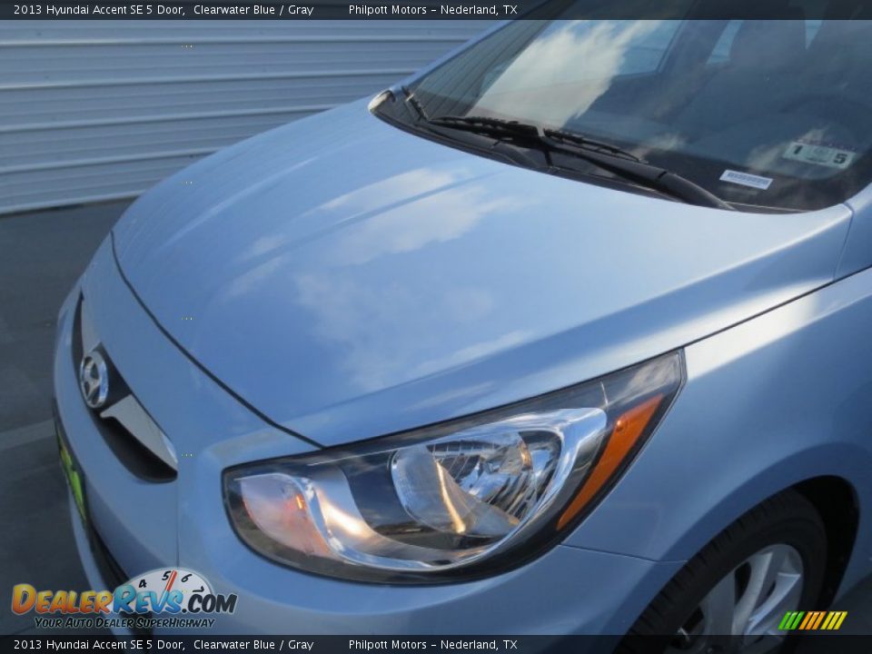 2013 Hyundai Accent SE 5 Door Clearwater Blue / Gray Photo #9