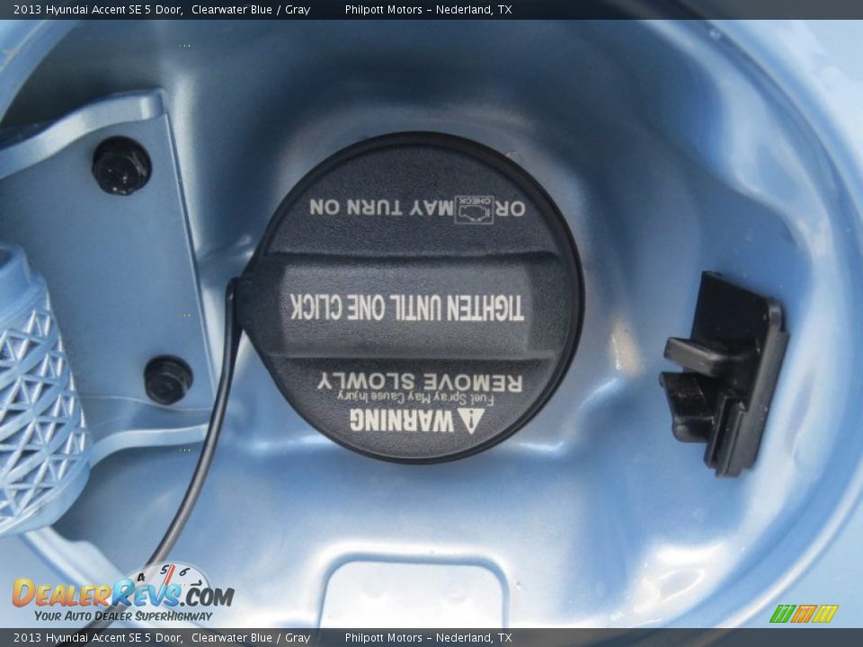 2013 Hyundai Accent SE 5 Door Clearwater Blue / Gray Photo #12