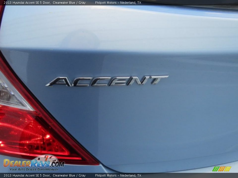 2013 Hyundai Accent SE 5 Door Clearwater Blue / Gray Photo #13