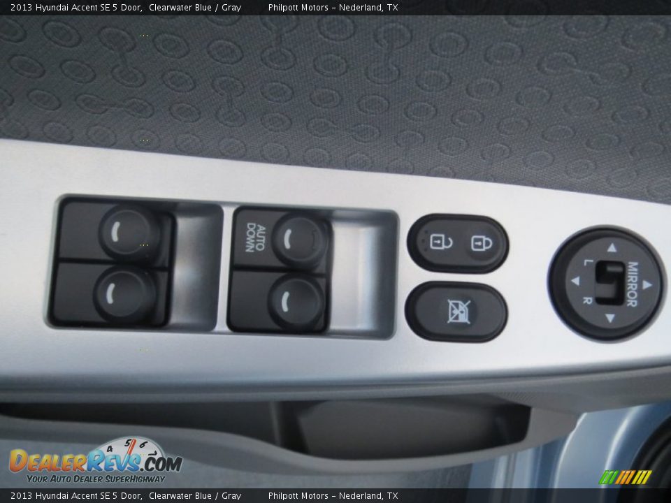 2013 Hyundai Accent SE 5 Door Clearwater Blue / Gray Photo #20