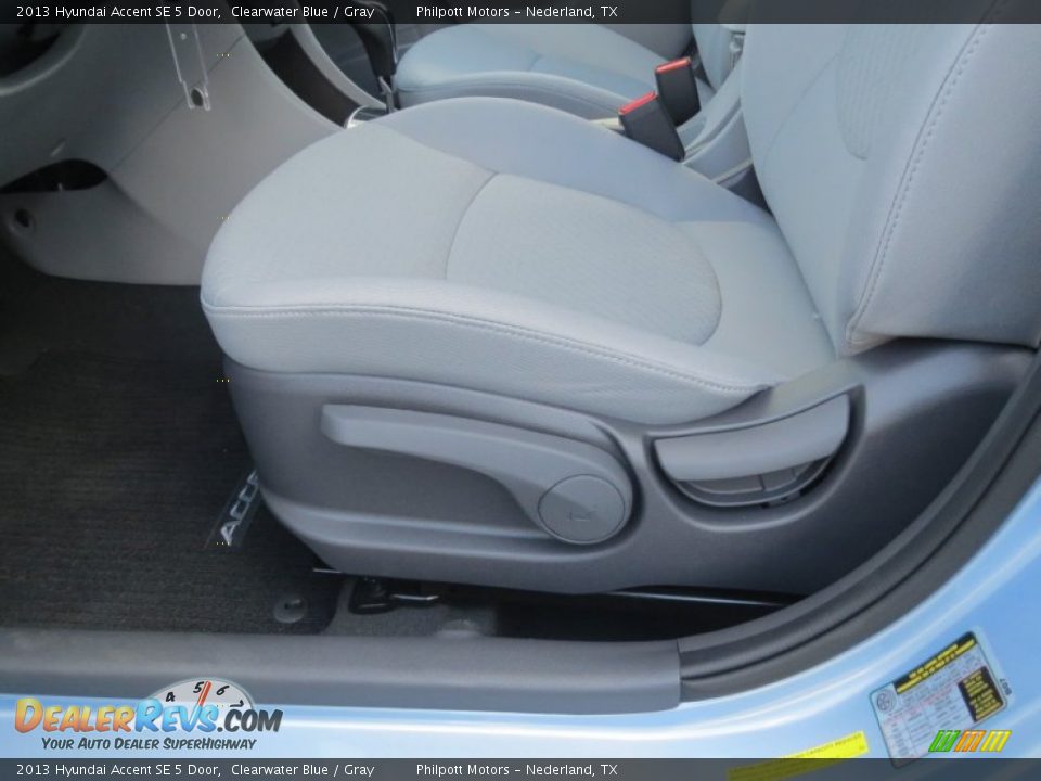 2013 Hyundai Accent SE 5 Door Clearwater Blue / Gray Photo #22