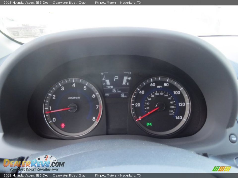 2013 Hyundai Accent SE 5 Door Clearwater Blue / Gray Photo #29