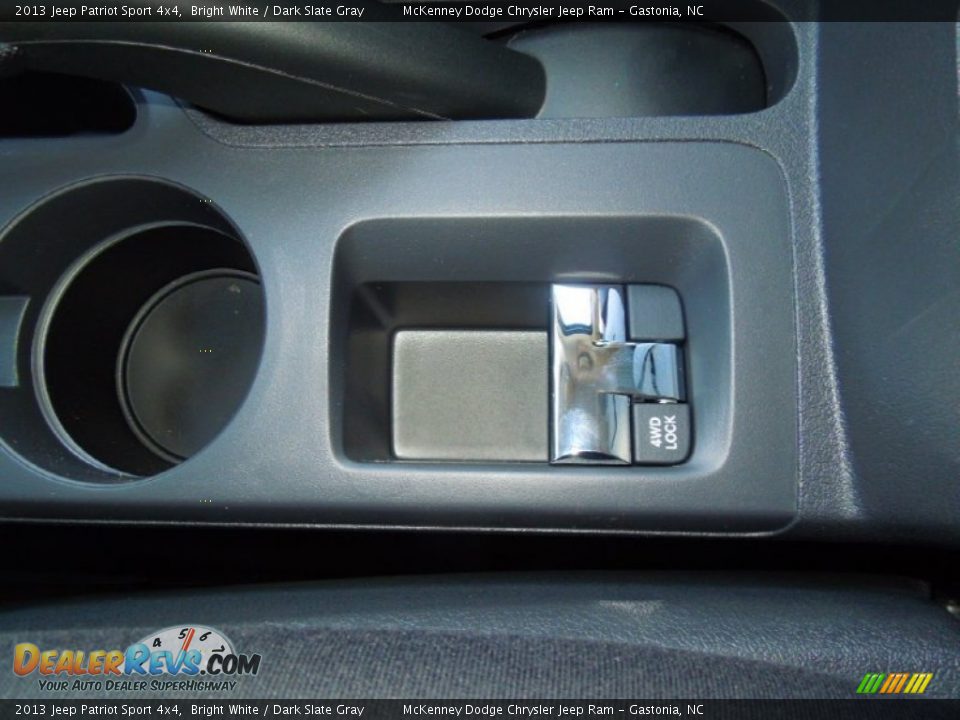 2013 Jeep Patriot Sport 4x4 Bright White / Dark Slate Gray Photo #12
