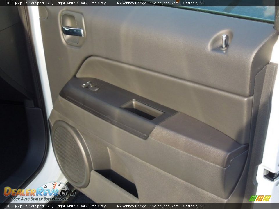 2013 Jeep Patriot Sport 4x4 Bright White / Dark Slate Gray Photo #21