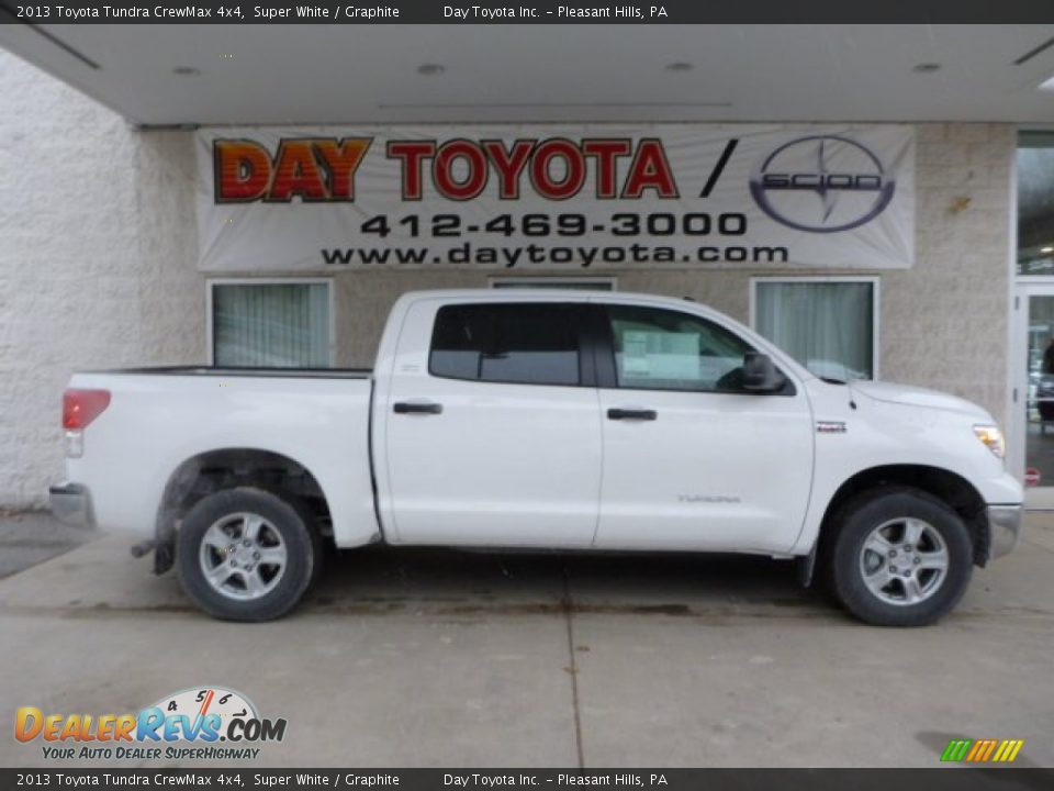 2013 Toyota Tundra CrewMax 4x4 Super White / Graphite Photo #1