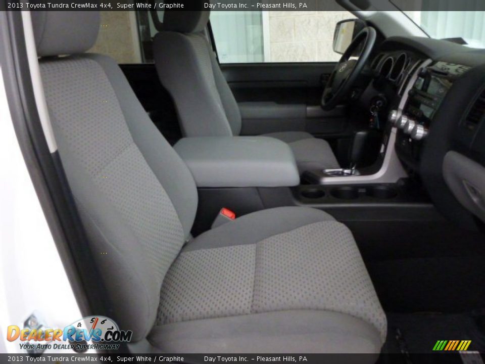 2013 Toyota Tundra CrewMax 4x4 Super White / Graphite Photo #8