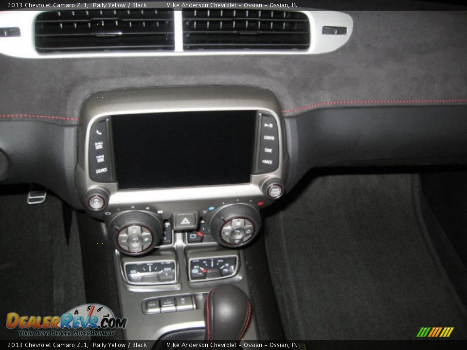 Controls of 2013 Chevrolet Camaro ZL1 Photo #11