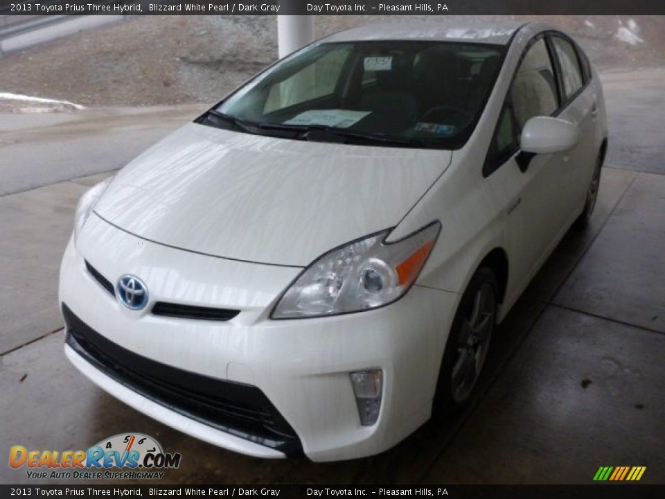 2013 Toyota Prius Three Hybrid Blizzard White Pearl / Dark Gray Photo #5