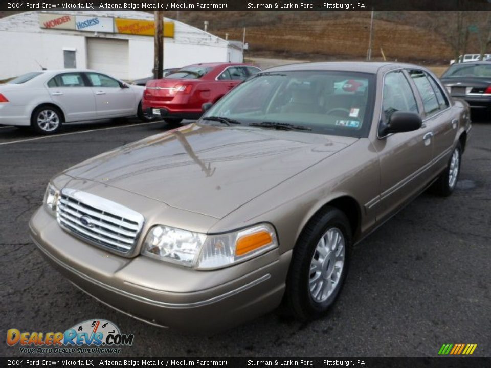 Front 3/4 View of 2004 Ford Crown Victoria LX Photo #5