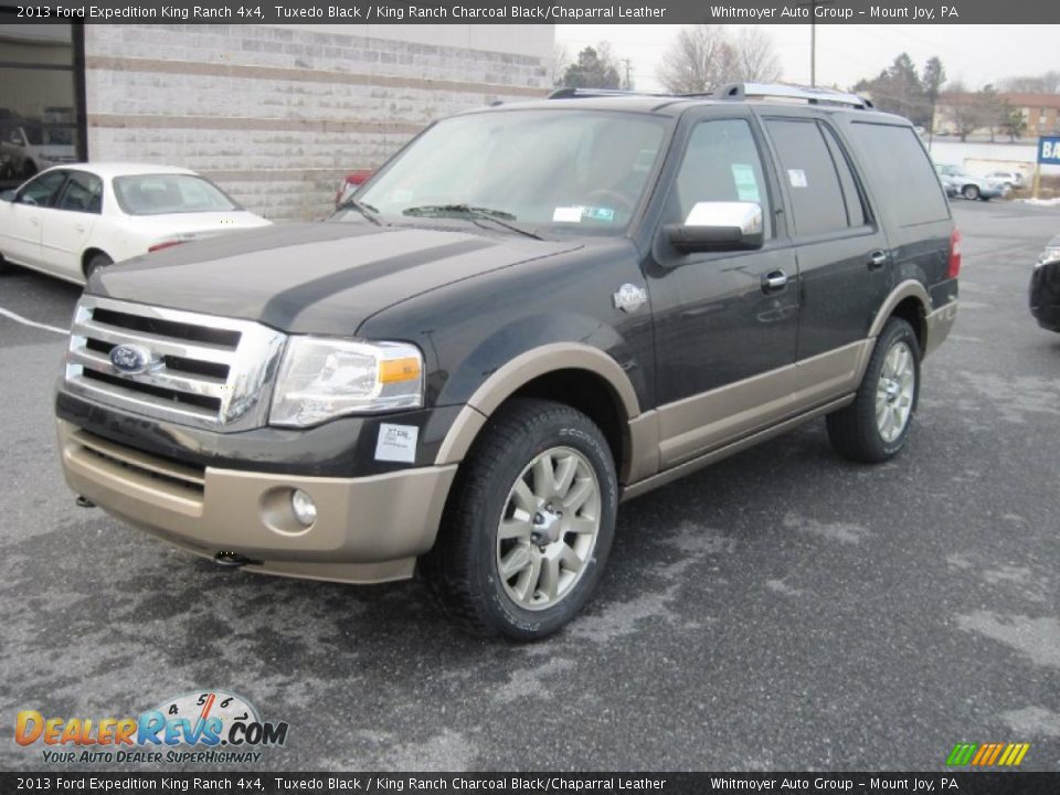 Front 3/4 View of 2013 Ford Expedition King Ranch 4x4 Photo #2