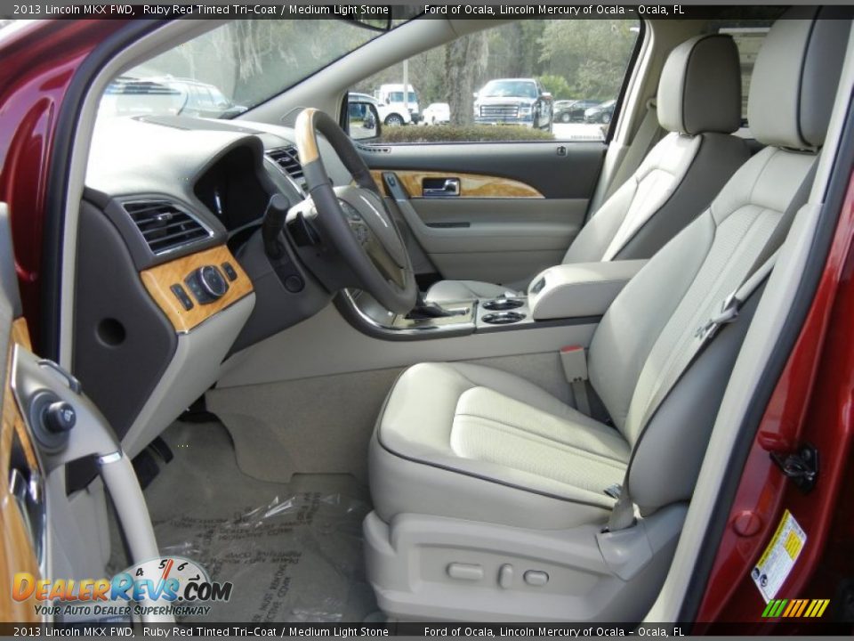 2013 Lincoln MKX FWD Ruby Red Tinted Tri-Coat / Medium Light Stone Photo #5