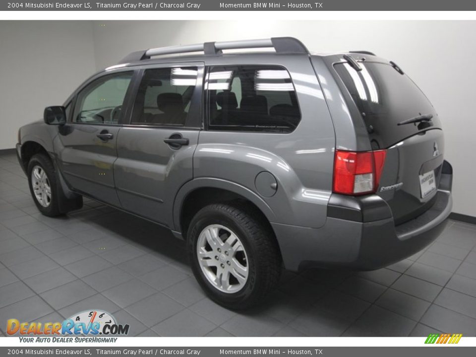 2004 Mitsubishi Endeavor LS Titanium Gray Pearl / Charcoal Gray Photo #6
