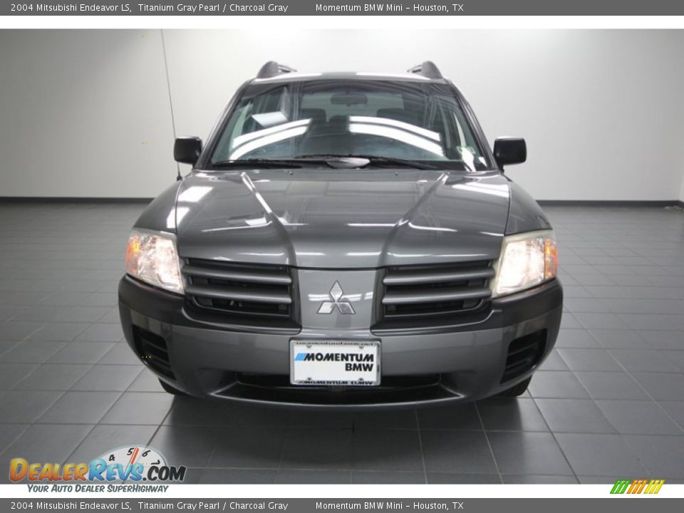 2004 Mitsubishi Endeavor LS Titanium Gray Pearl / Charcoal Gray Photo #7