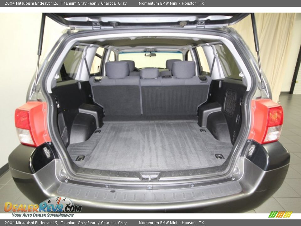 2004 Mitsubishi Endeavor LS Titanium Gray Pearl / Charcoal Gray Photo #14