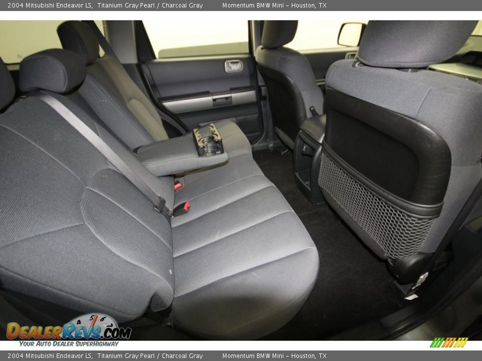 2004 Mitsubishi Endeavor LS Titanium Gray Pearl / Charcoal Gray Photo #15