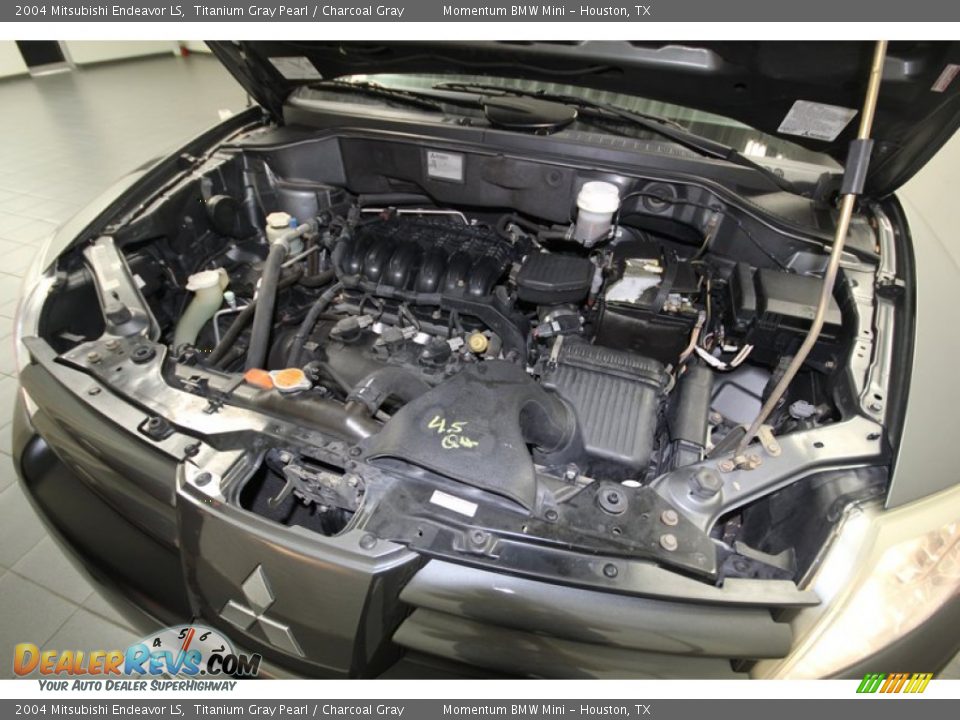 2004 Mitsubishi Endeavor LS Titanium Gray Pearl / Charcoal Gray Photo #22