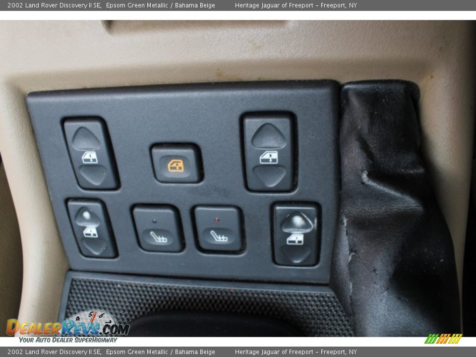 Controls of 2002 Land Rover Discovery II SE Photo #20