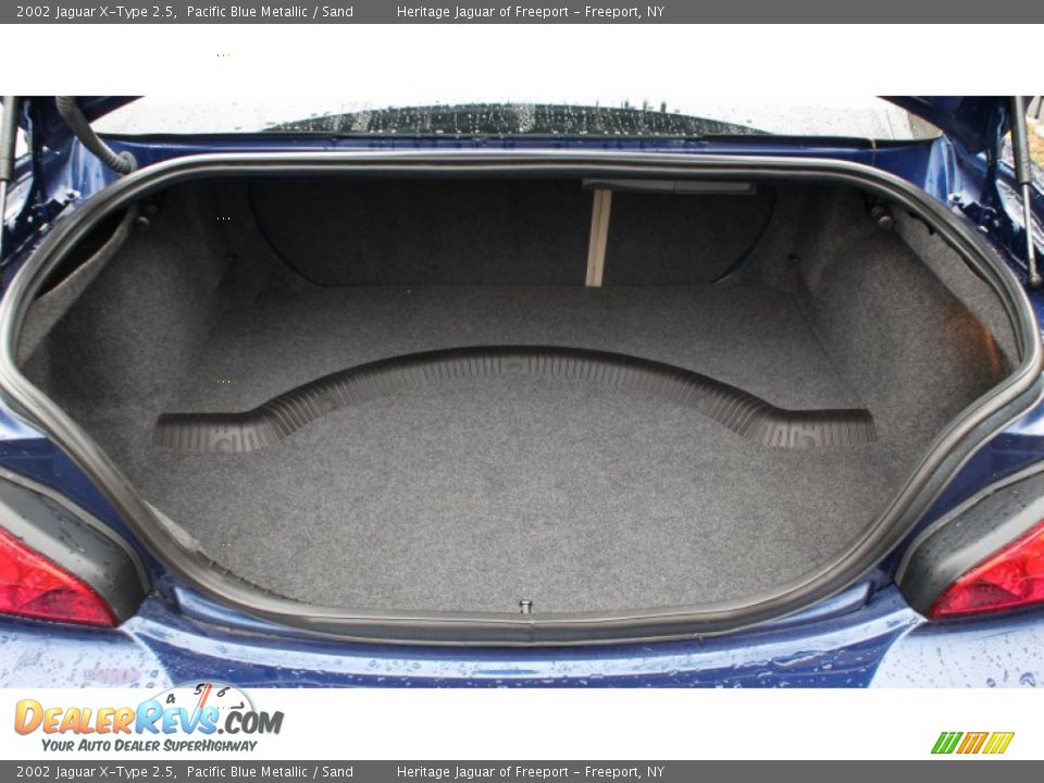 2002 Jaguar X-Type 2.5 Trunk Photo #15