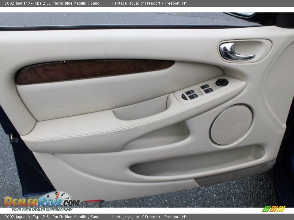 Door Panel of 2002 Jaguar X-Type 2.5 Photo #19