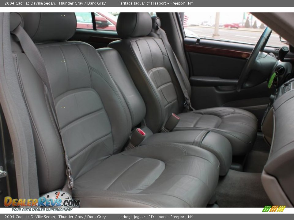 Front Seat of 2004 Cadillac DeVille Sedan Photo #10